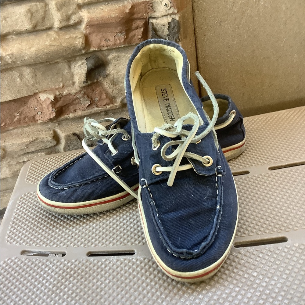 Steve Madden Navy Boat Shoes